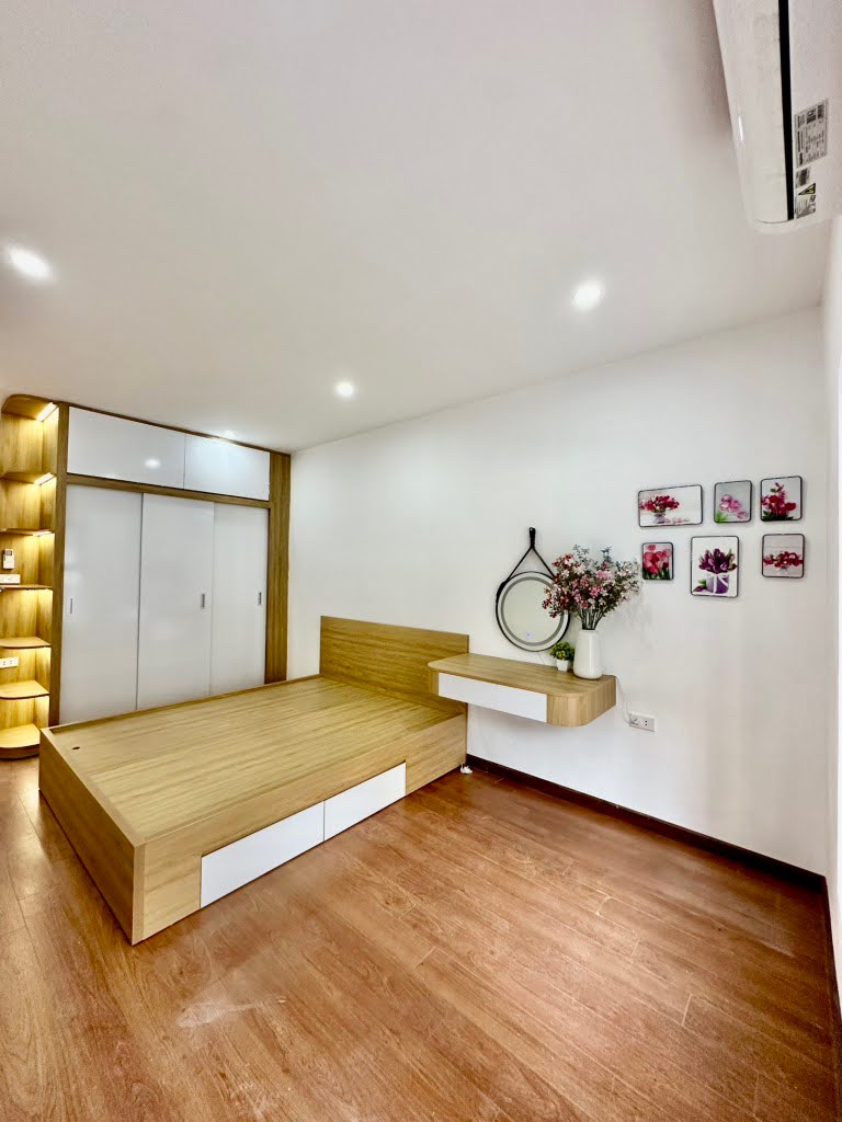 BÁN NHÀ TT TẦNG 2, 70M², TÂN MAI, HOÀNG MAI - GIÁ CHỈ 2 TỶ X - SỔ ĐỎ CHÍNH CHỦ - Ảnh 1